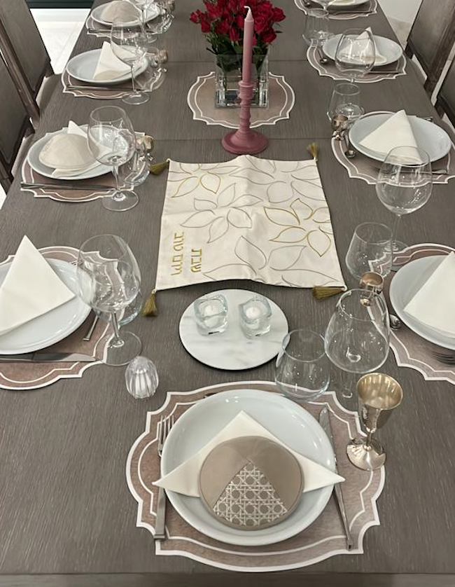 VINTAGE FRAME BLACK LEATHER LOOK PAPER PLACEMAT