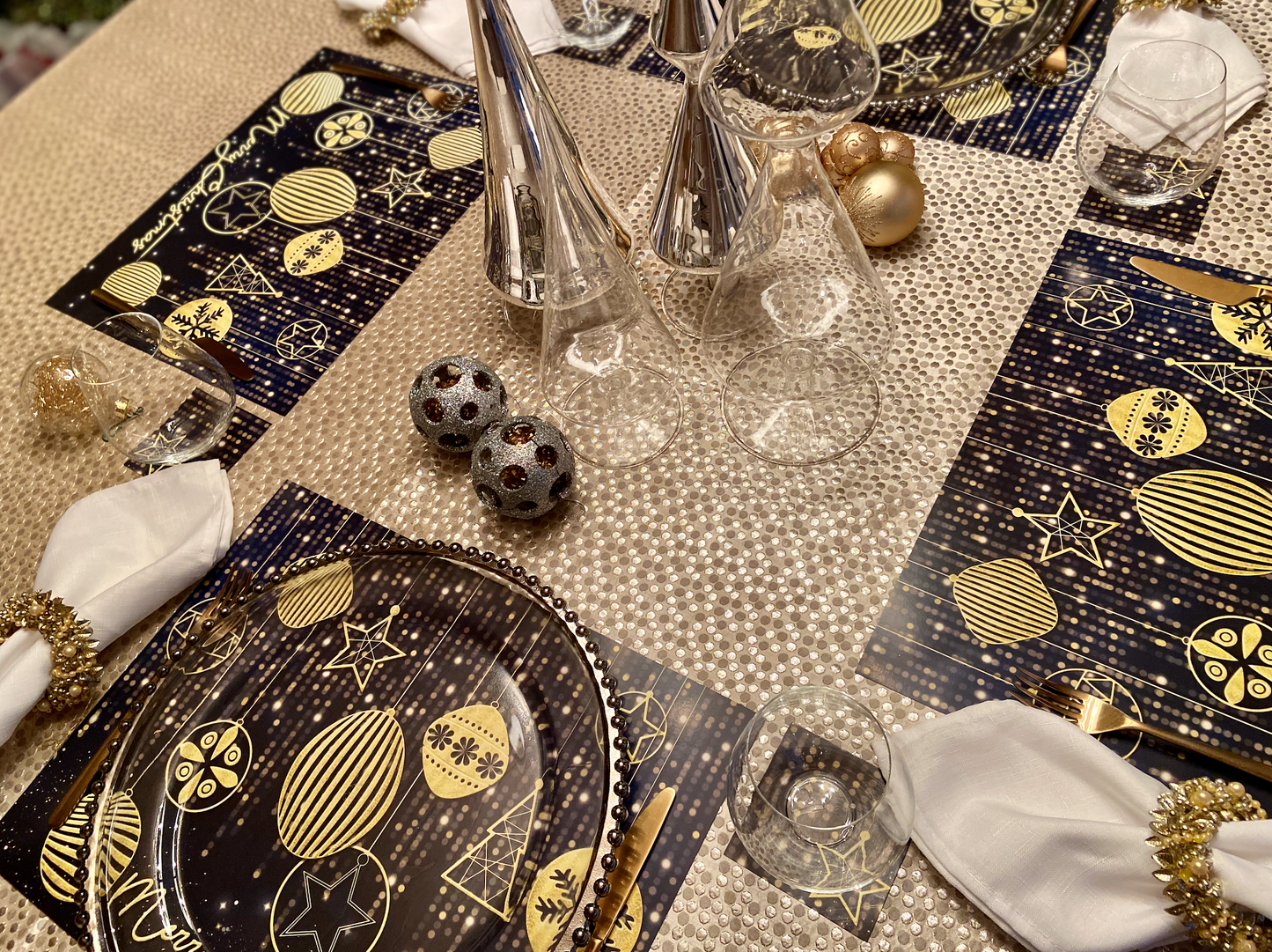 CHRISTMAS ORNAMENTS PAPER PLACEMAT