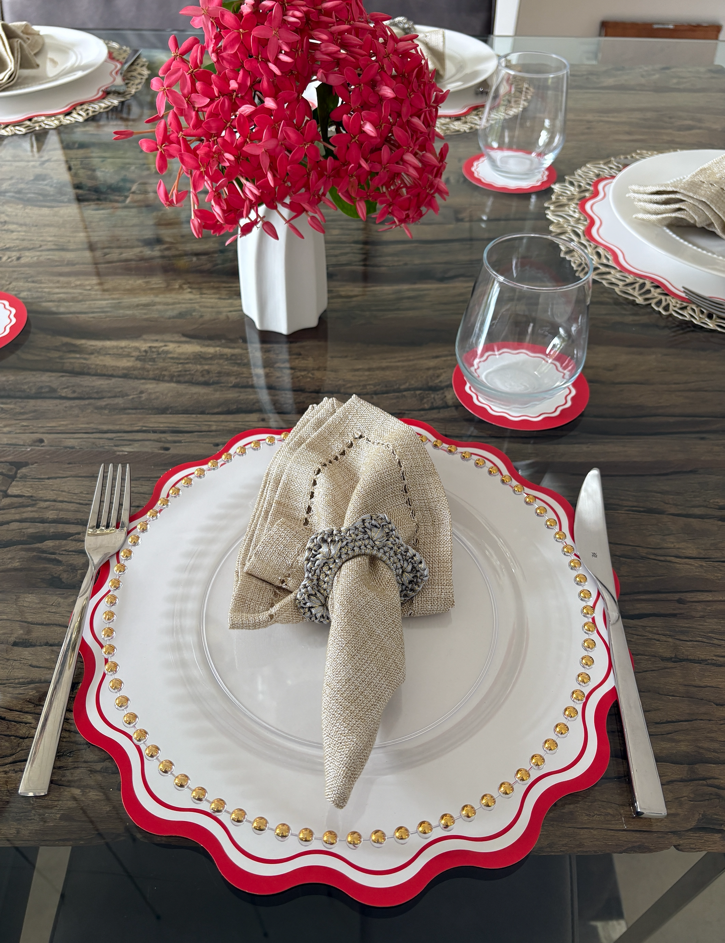 SCALLOP SHELL SHAPE PAPER PLACEMAT