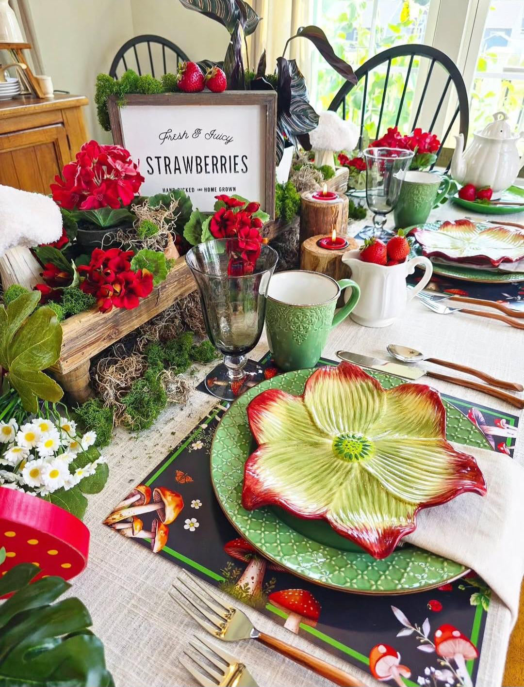 MUSHROOM FANTASY PAPER PLACEMATS